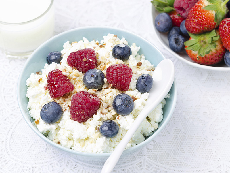 Cottage Cheese Parfait with Fresh Berries and Flaxseed